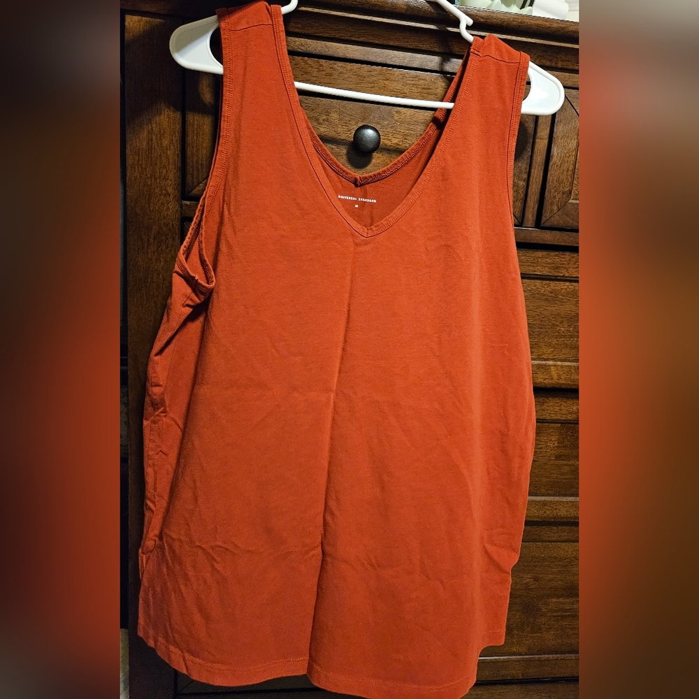 Universal Standard V-Neck Rust Colored Tank Top Sz. Medium